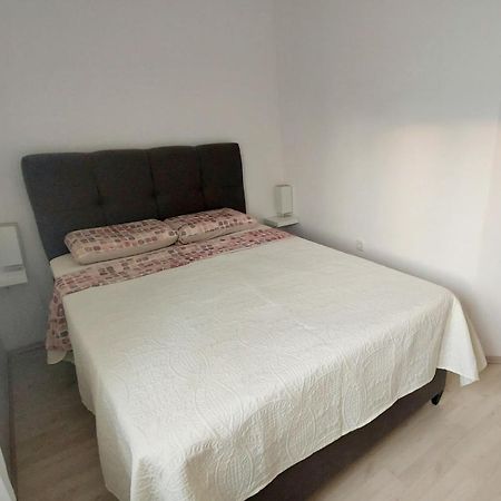 Apartman Near Fazana-500 From The Sea Esterno foto