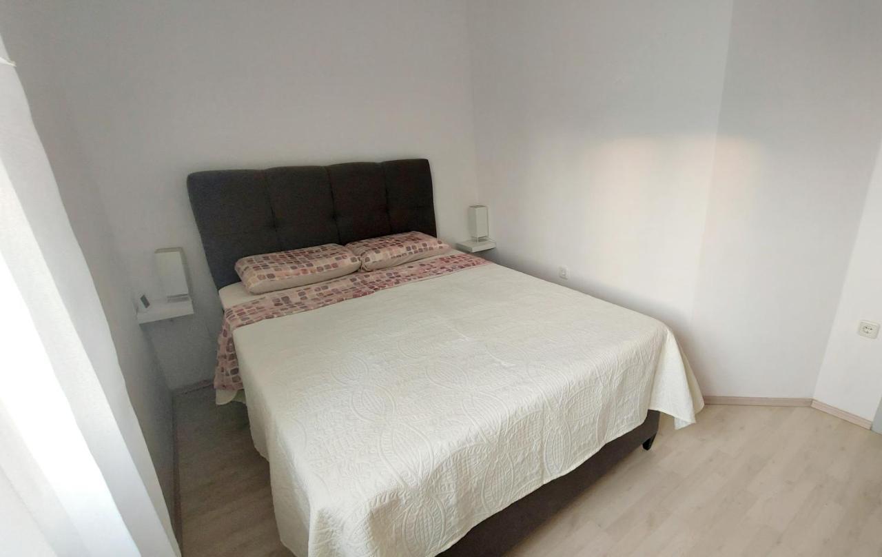 Apartman Near Fazana-500 From The Sea Esterno foto